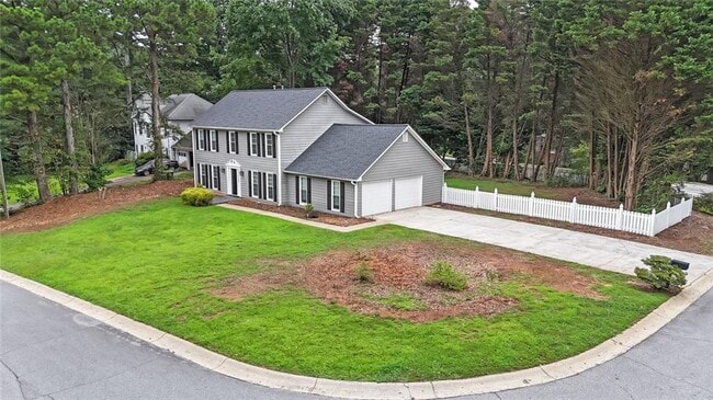 property at 2620 Valencia Dr NE