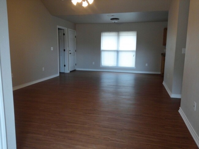 2125 Hollywood St in Nacogdoches, TX - Building Photo - Building Photo