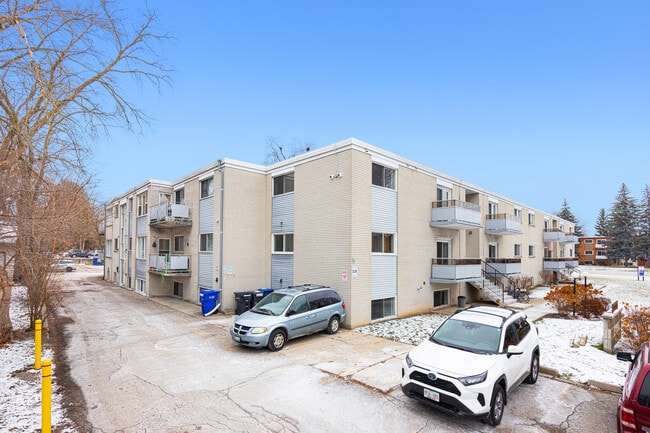 96-104 River Rd E in Kitchener, ON - Building Photo - Building Photo