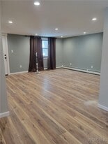 81 East St in Buffalo, NY - Building Photo