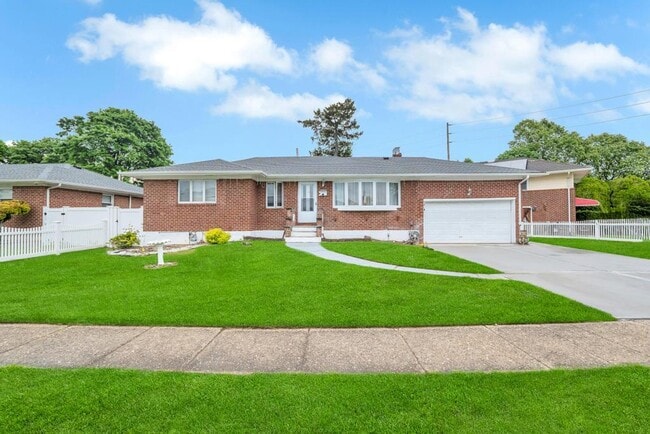 property at 3883 Green Pl