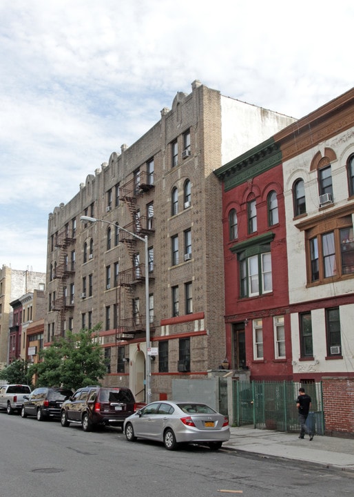 551-553 W 187th St in New York, NY - Foto de edificio