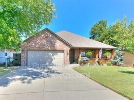 811 E Mosier St in Norman, OK - Building Photo