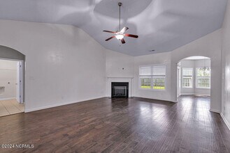 402 Derrick Dr in Sneads Ferry, NC - Building Photo - Building Photo