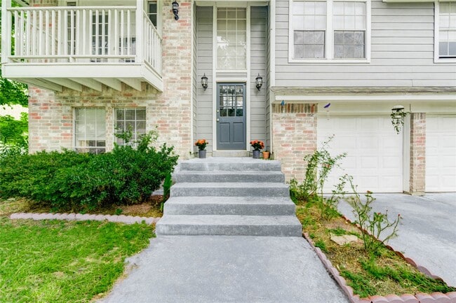 15403 Meadow Village Dr