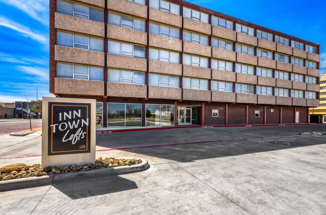 Inn Town Lofts in Lubbock, TX - Foto de edificio - Building Photo