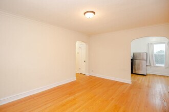 5421 W Montrose Ave in Chicago, IL - Building Photo - Building Photo