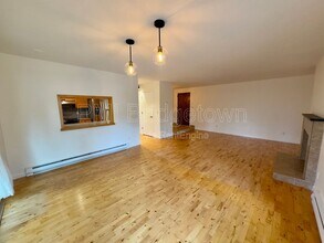 307 Cervantes Cir in Lake Oswego, OR - Building Photo - Building Photo