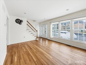 37 Jersey Ave in Edison, NJ - Building Photo - Building Photo