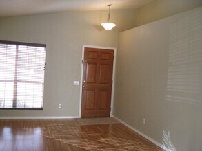 1562 W Linda Ln in Chandler, AZ - Building Photo - Building Photo
