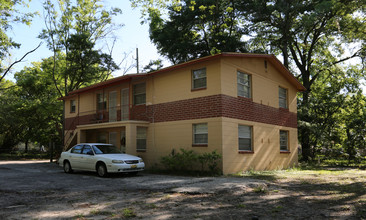 1372 W 1st St in Jacksonville, FL - Foto de edificio - Building Photo