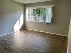 1250 S Brookhurst St-Unit -1047 in Anaheim, CA - Foto de edificio - Building Photo