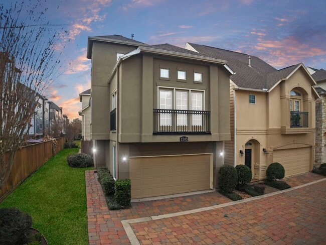 property at 1303 Sherwood Point Ln