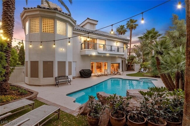 3160 Bel Air Dr in Las Vegas, NV - Foto de edificio - Building Photo