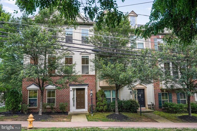 102 Vista Knoll Dr in Occoquan, VA - Building Photo - Building Photo