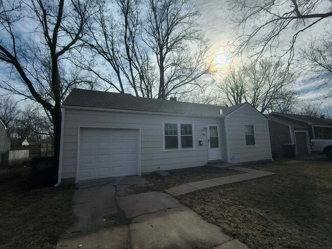 property at 2502 S Mead St