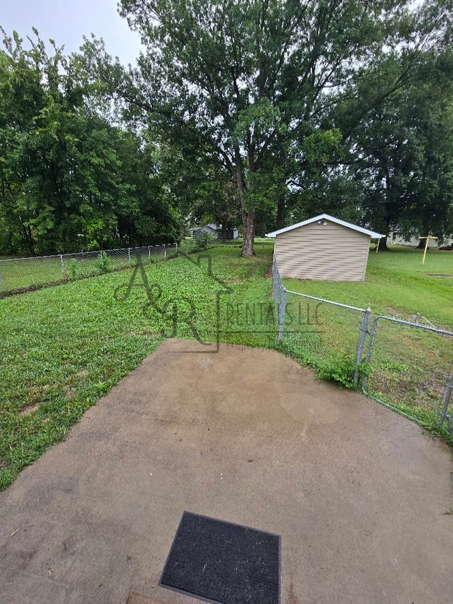 110 S Appleton Dr in Frontenac, KS - Building Photo - Building Photo