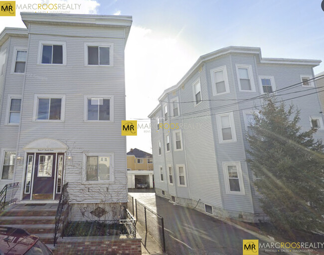 96 Conwell Ave, Unit 2 in Somerville, MA - Building Photo - Building Photo