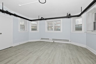 8001-03 S Champlain Ave Chicago IL in Chicago, IL - Building Photo - Interior Photo