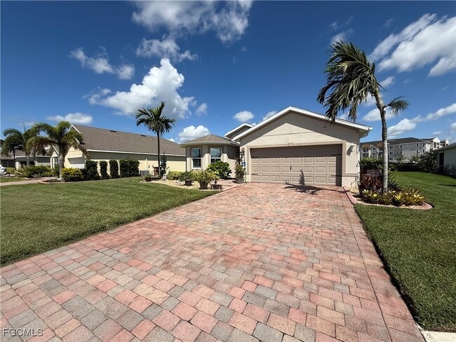 2713 Tarragona Ct in Cape Coral, FL - Building Photo - Building Photo