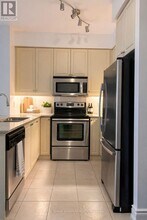 10 Bloorview Pl in Toronto, ON - Building Photo - Building Photo