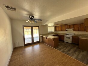 431 S Jacobs Ct in Ridgecrest, CA - Building Photo - Building Photo