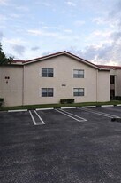 3748 N University Dr in Coral Springs, FL - Building Photo