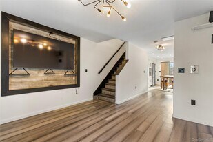 106 Remington Pl in New Rochelle, NY - Building Photo