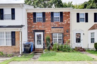 4705 White Tail Ct in Virginia Beach, VA - Building Photo