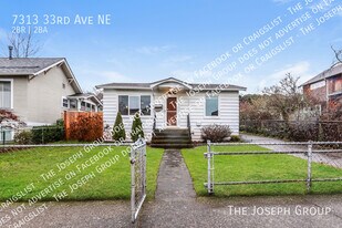 7313 33rd Ave NE in Seattle, WA - Building Photo