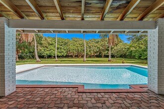 6275 SW 123rd Terrace in Miami, FL - Building Photo - Building Photo