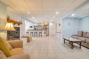 89 Sunset Cir in Mashpee, MA - Building Photo