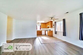 2875 Reservoir Ln in Redding, CA - Building Photo - Building Photo