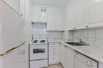 250 St George St in Toronto, ON - Building Photo - Building Photo