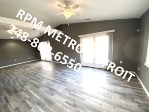 28422 Parkwood St in Inkster, MI - Building Photo - Building Photo