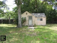 1527 Carmel Ave in Clearwater, FL - Foto de edificio - Building Photo