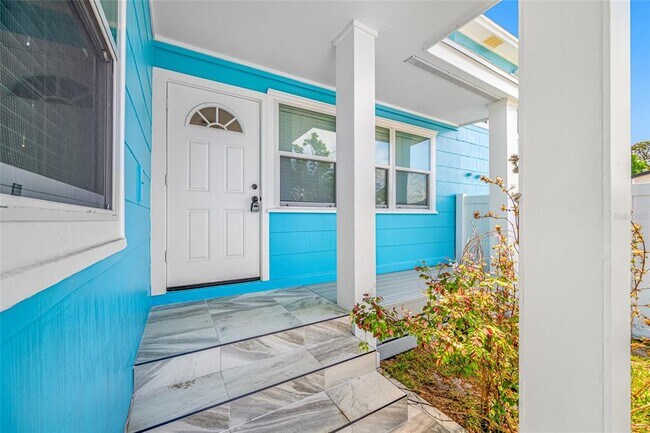 255 37th St N in St. Petersburg, FL - Building Photo - Building Photo