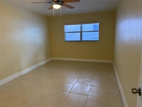 1450 N Riverside Dr, Unit 204 in Pompano Beach, FL - Building Photo - Building Photo