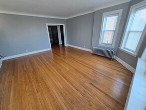 7846 S Cregier Ave, Unit 3 in Chicago, IL - Building Photo - Building Photo