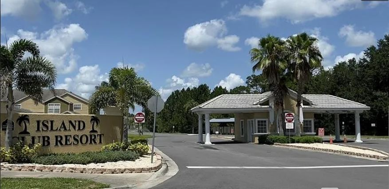 400 Australian Way in Davenport, FL - Foto de edificio