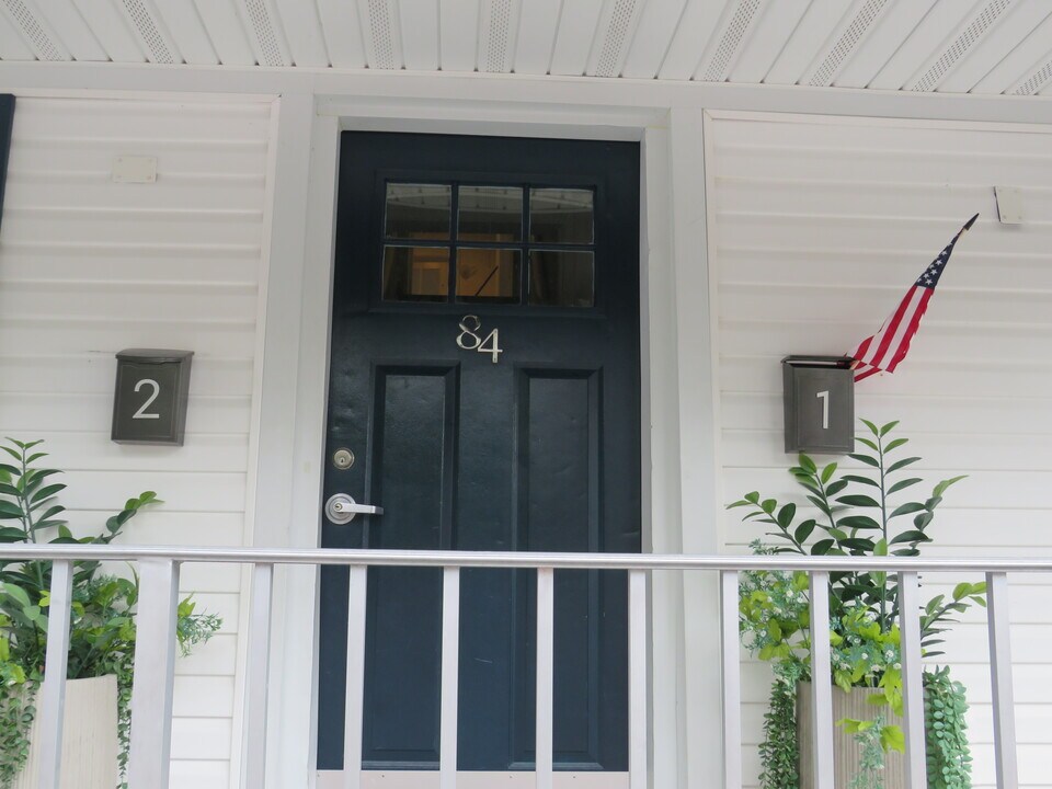 84 Corabelle Ave, Unit 2nd Floor in Lodi, NJ - Building Photo