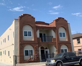 Magnolia Apartments in Compton, CA - Building Photo - Building Photo