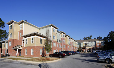 Johnson Lake Apartments in Pensacola, FL - Building Photo - Building Photo