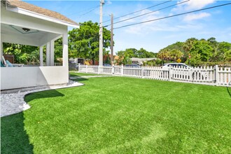 3421 Pinewood Ave in West Palm Beach, FL - Foto de edificio - Building Photo