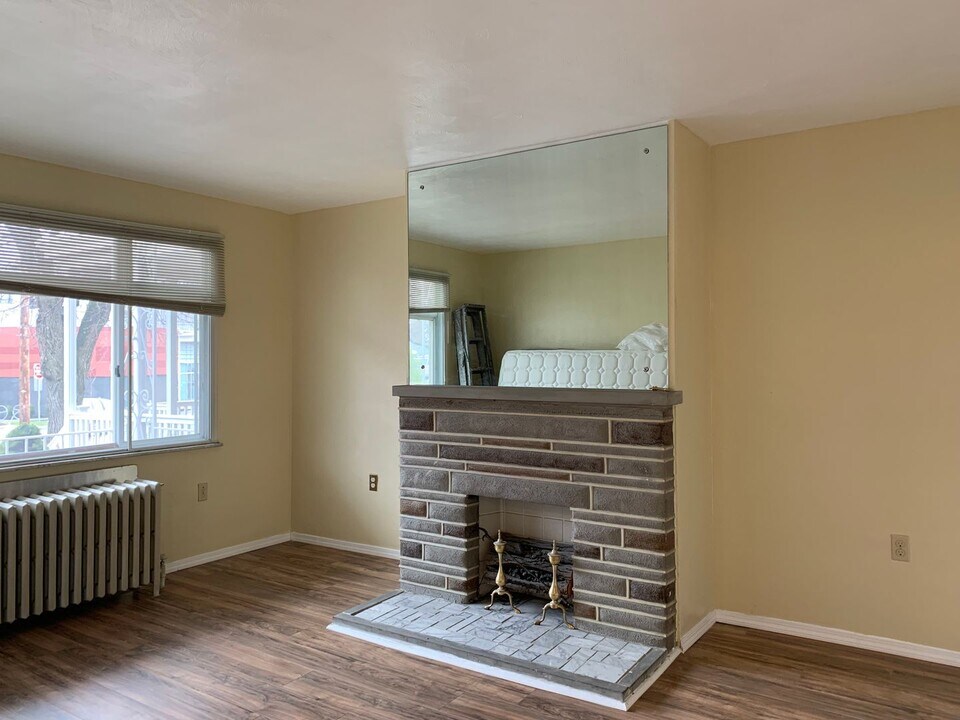 442 S Pacific Ave in Pittsburgh, PA - Building Photo