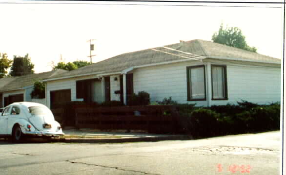 760 Cleveland St SE in Redwood City, CA - Building Photo - Building Photo