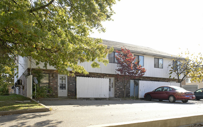 14 Yorkshire Ln in Belleville, IL - Foto de edificio - Building Photo