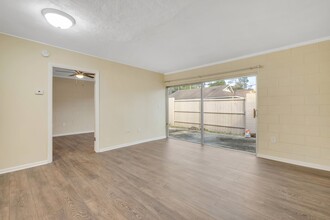 2241 W Pensacola St, Unit 86 in Tallahassee, FL - Building Photo - Building Photo