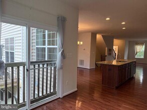9105 Belo Gate Dr in Manassas Park, VA - Foto de edificio - Building Photo