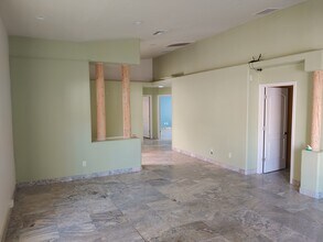 69 E Columbus Ave in Phoenix, AZ - Foto de edificio - Building Photo